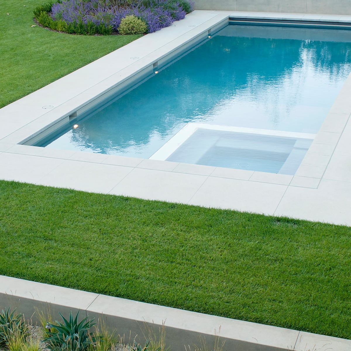Pool beheizen: Lohnt sich eine Poolheizung?
