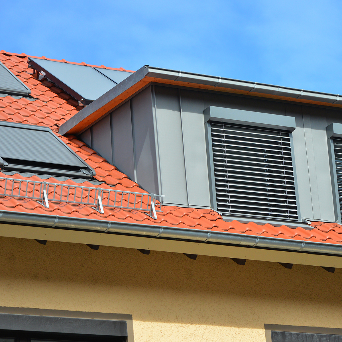 Sonnenschutz für Dachfenster – was solltest du beachten?