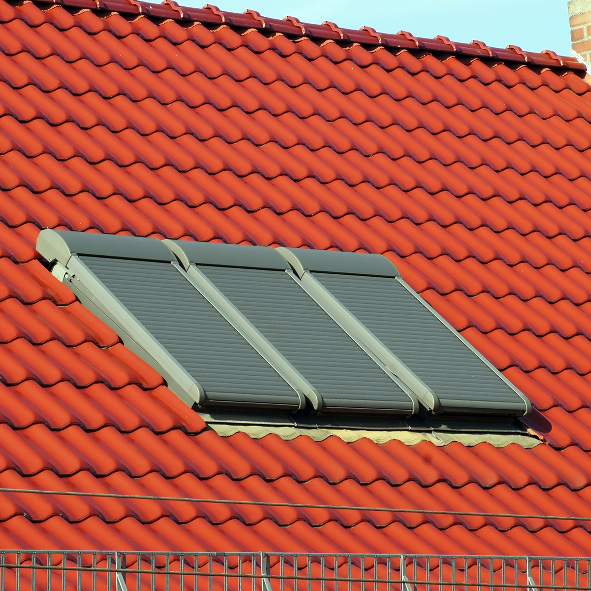 Sonnenschutz für Dachfenster – was solltest du beachten?
